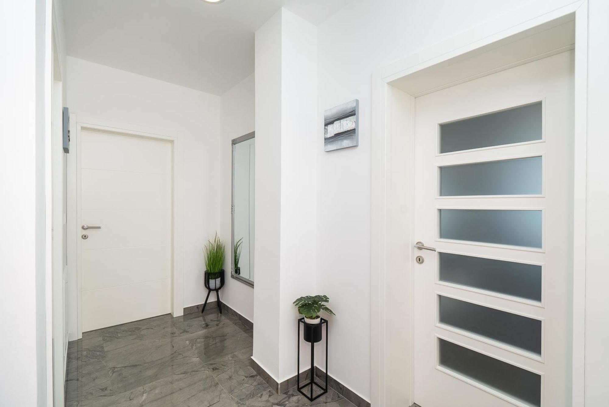 Apartment Exclusive View 希贝尼克 外观 照片