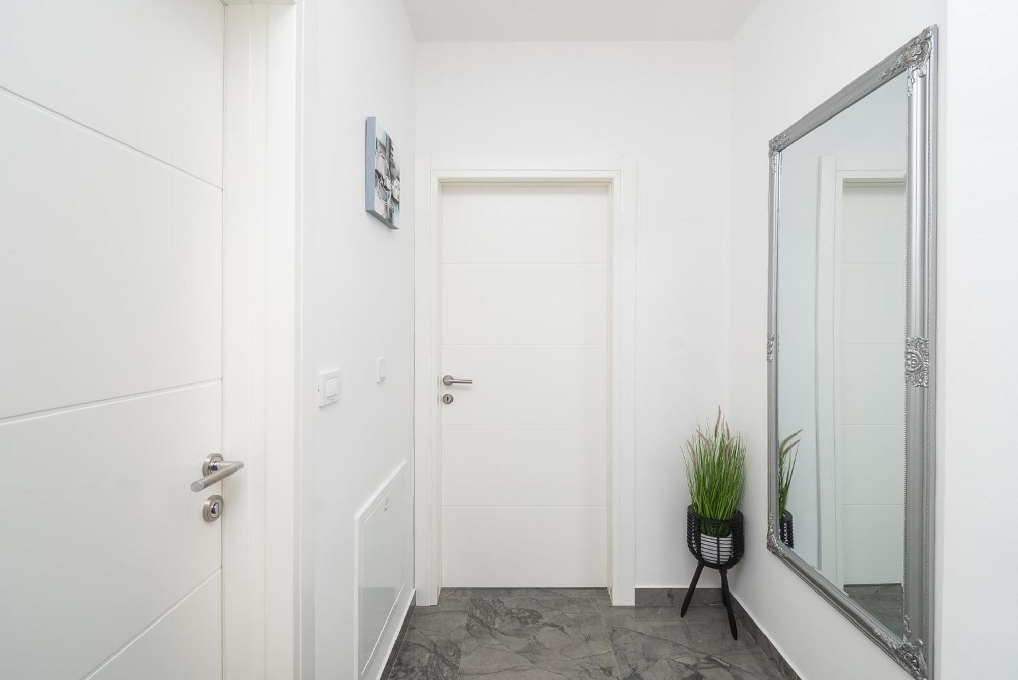 Apartment Exclusive View 希贝尼克 外观 照片